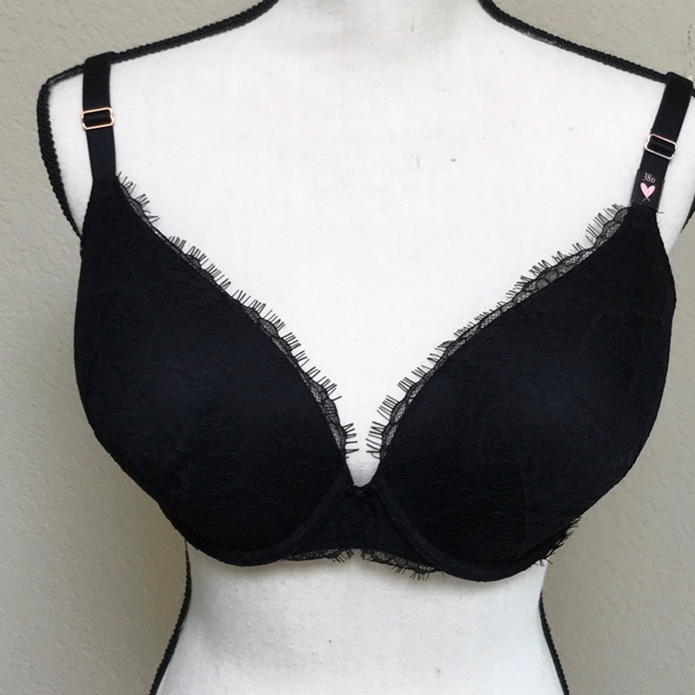 NWT Victoria’s Secret Dream Angels Lined Lace underwire bra